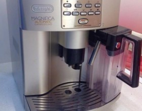 Automatický kávovar DeLonghi