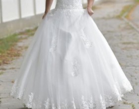 Luxusné, pekné, svadobné šaty s kruhom - 85,- Eur