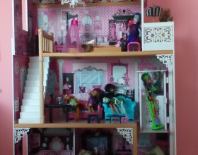 Domček pre bábiky s doplnkami